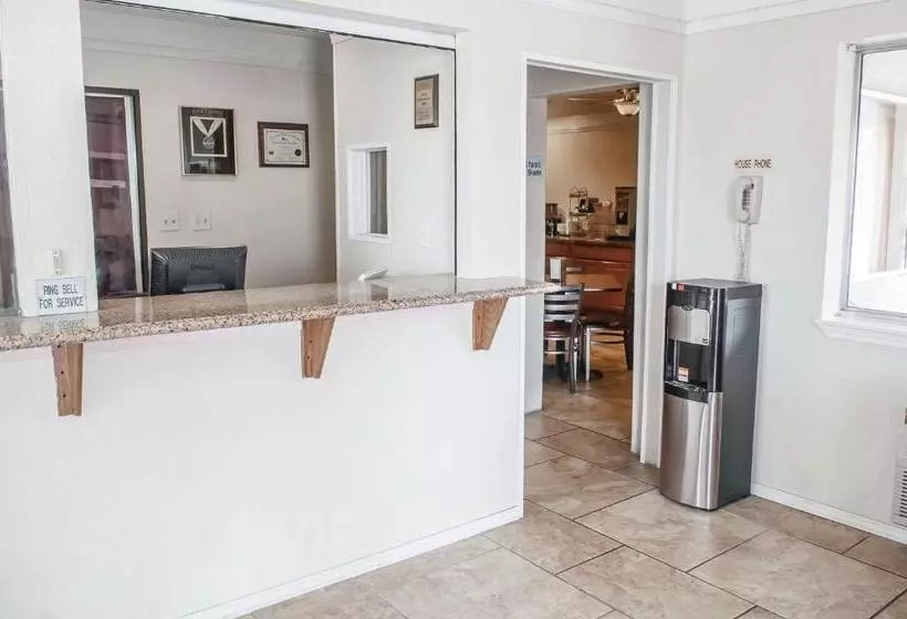 هتل Econo Lodge Midtown Albuquerque