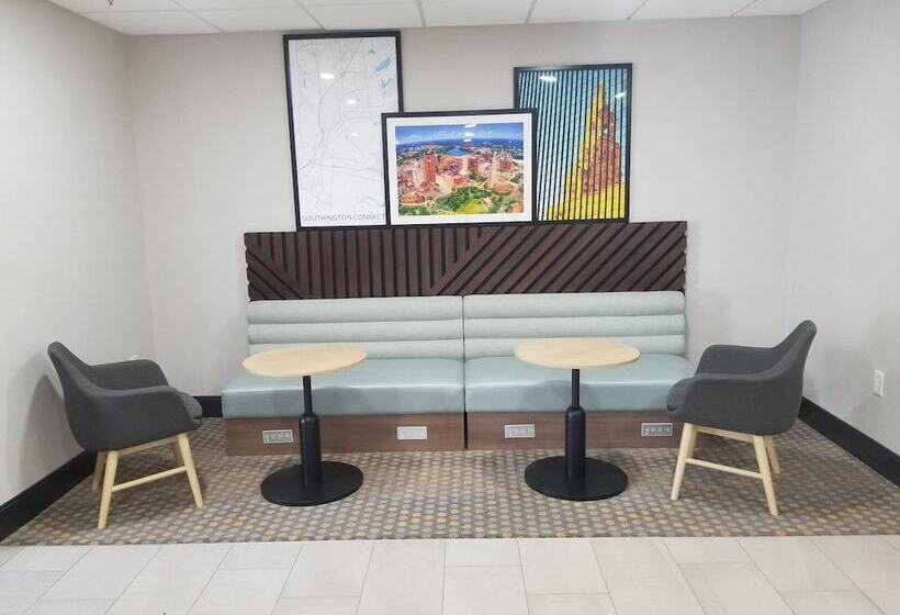 בית מלון כפרי Holiday Inn   Cheshire   Southington, An Ihg