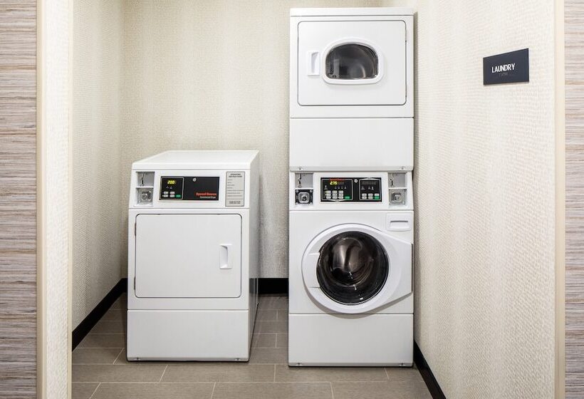 בית מלון כפרי Holiday Inn   Cheshire   Southington, An Ihg