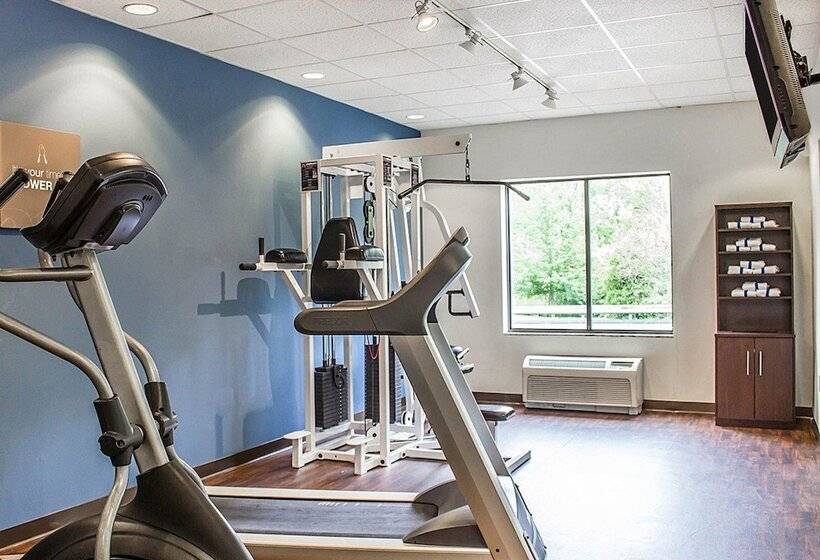 בית מלון כפרי Holiday Inn   Cheshire   Southington, An Ihg