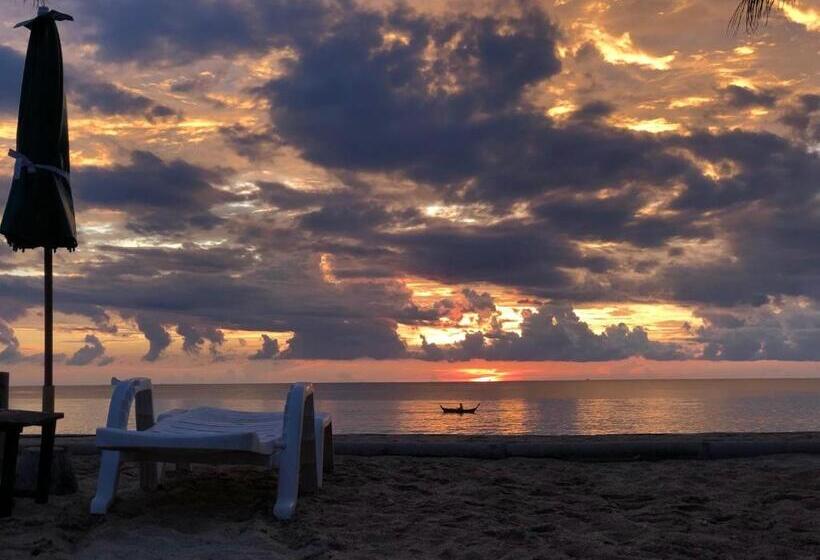 فندق Lanta Il Mare Beach Resort