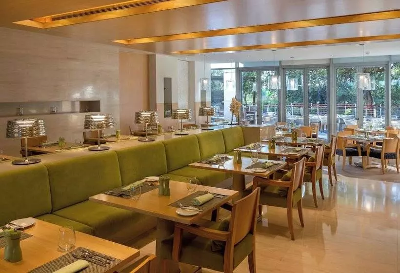 هتل Park Rotana Abu Dhabi