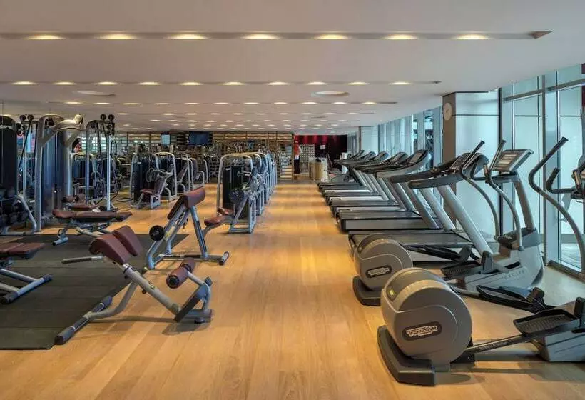 هتل Park Rotana Abu Dhabi