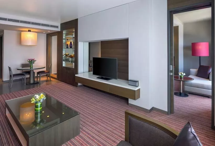 هتل Park Rotana Abu Dhabi