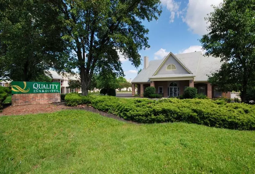 ホテル Quality Inn And Suites Dublin