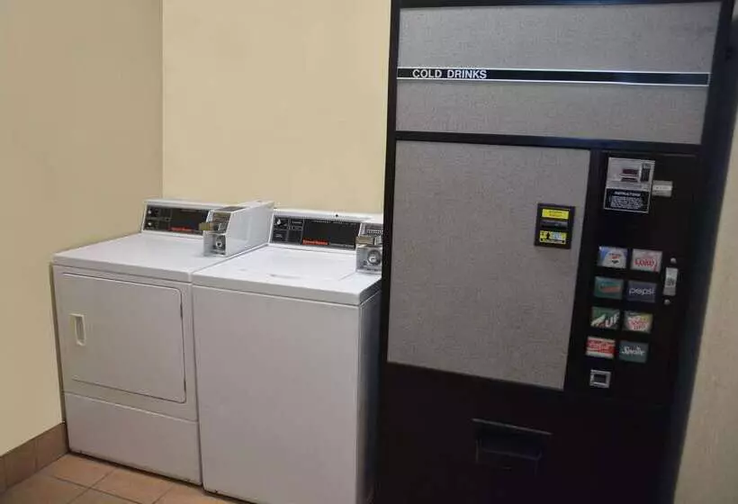 ホテル Quality Inn And Suites Dublin