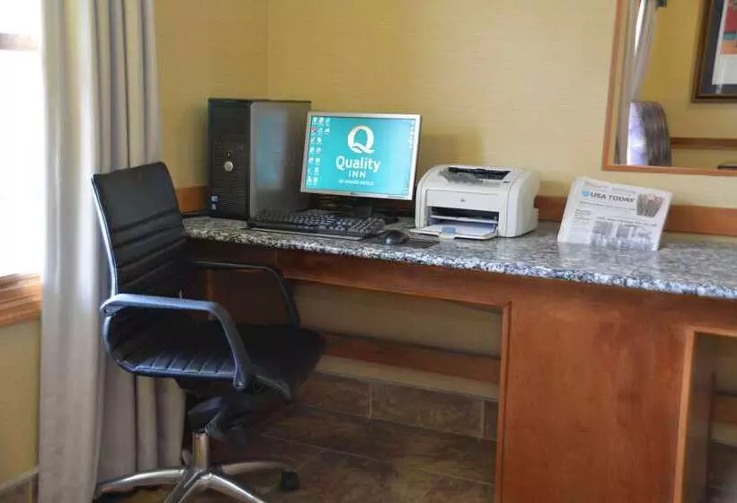 ホテル Quality Inn And Suites Dublin