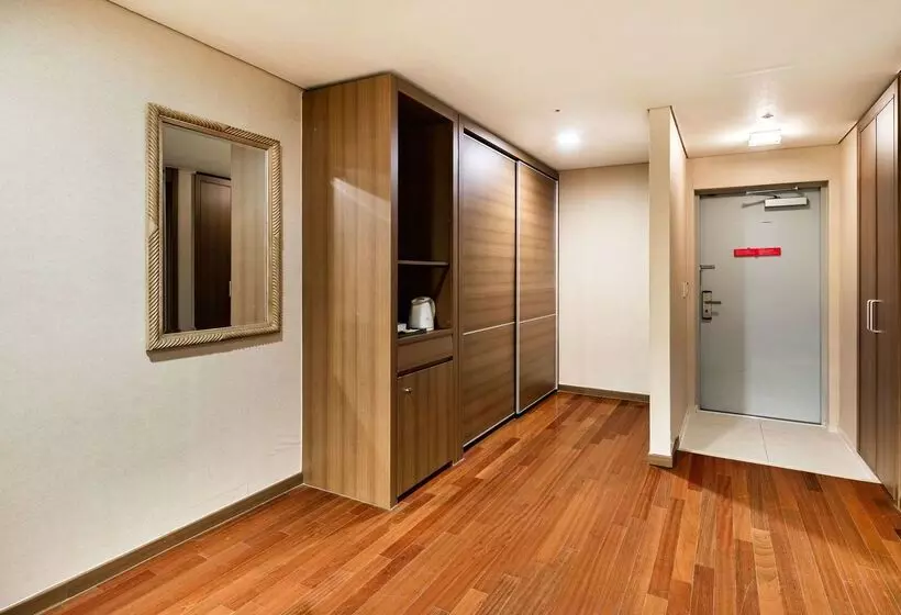 Ramada Hotel And Suites Seoul Namdaemun