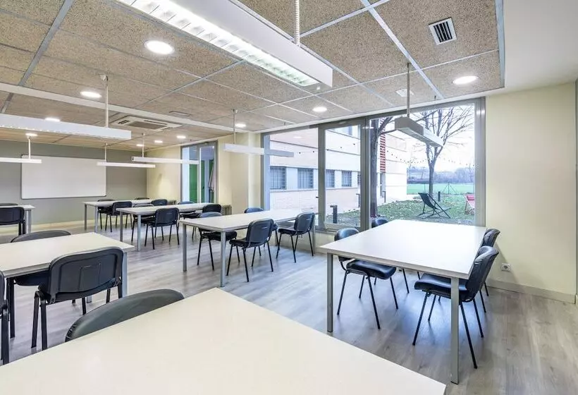 호텔 Residencia Universitaria Los Abedules