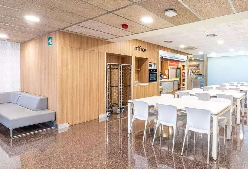 호텔 Residencia Universitaria Los Abedules