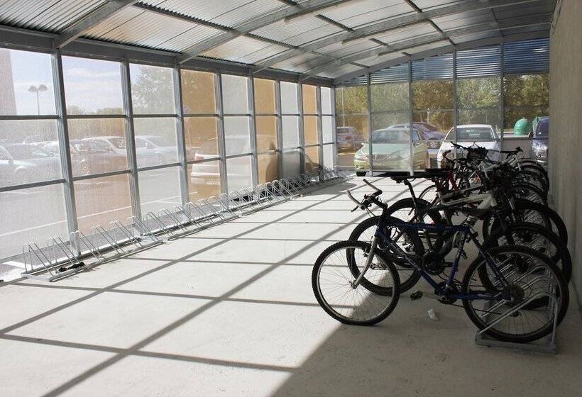 فندق Residencia Universitaria Los Abedules