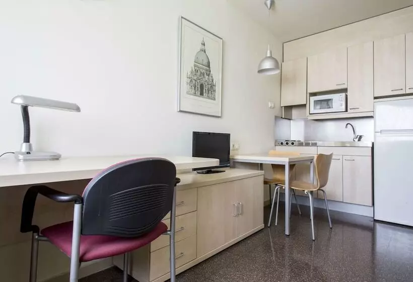 호텔 Residencia Universitaria Los Abedules