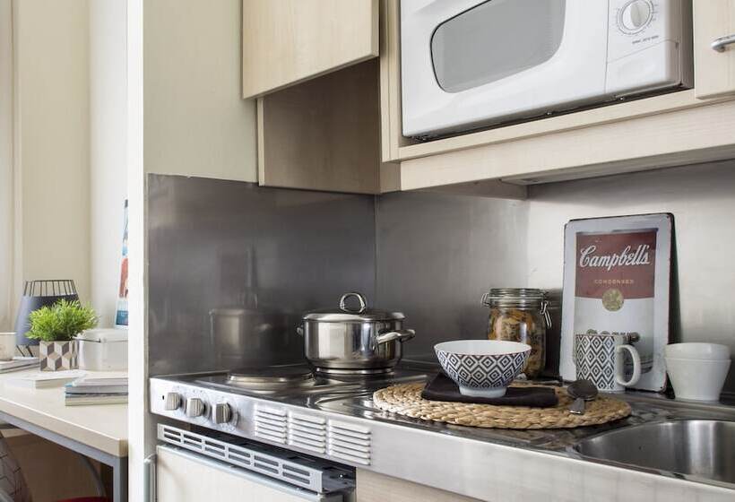 فندق Residencia Universitaria Los Abedules