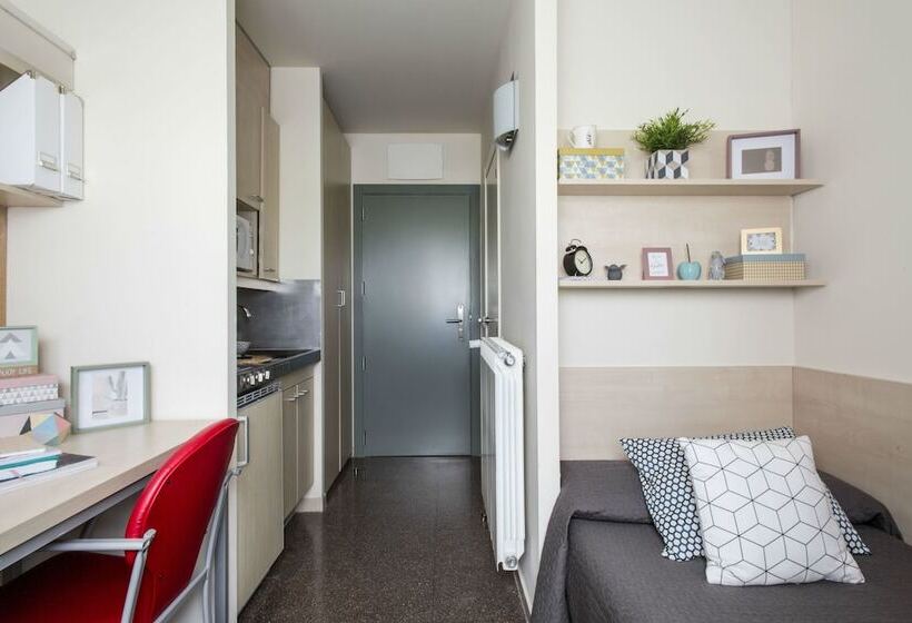 فندق Residencia Universitaria Los Abedules