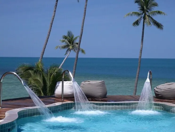 ホテル Shasa Resort   Luxury Beachfront Suites