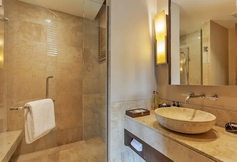ホテル Shasa Resort   Luxury Beachfront Suites