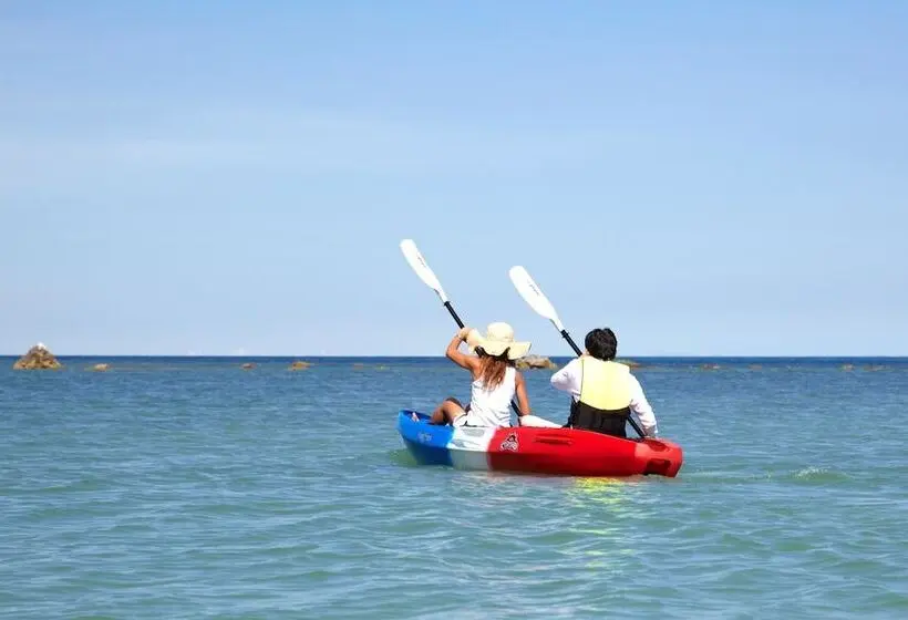 ホテル Shasa Resort   Luxury Beachfront Suites