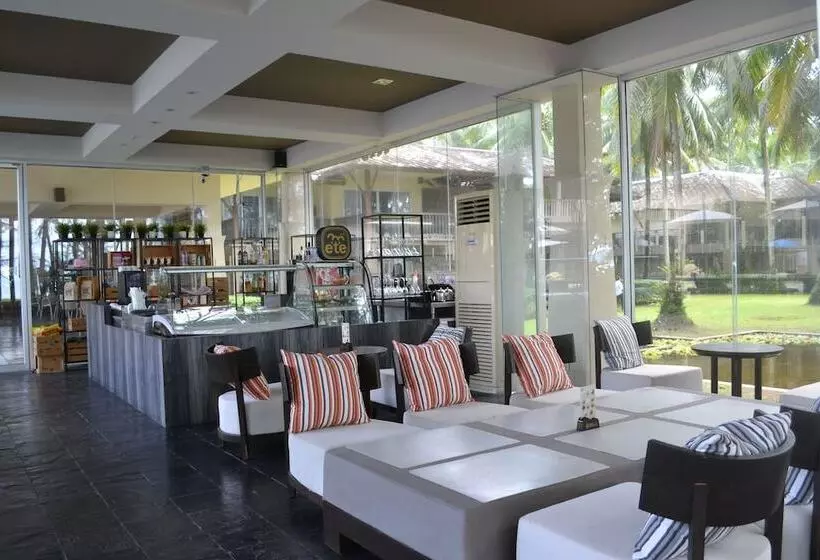 בית מלון כפרי The Grand Southsea Khaolak Beach Resort