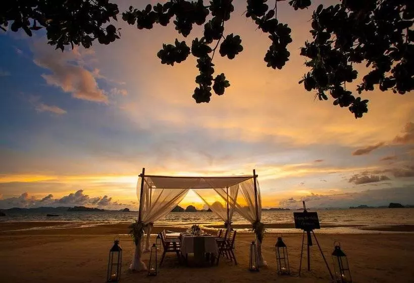 Tup Kaek Sunset Beach Resort Sha Plus