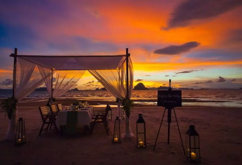Tup Kaek Sunset Beach Resort Sha Plus