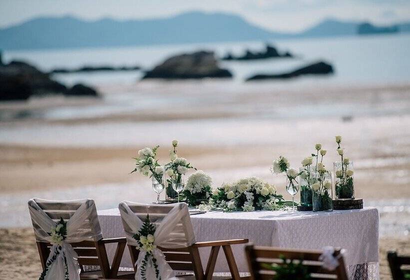 Tup Kaek Sunset Beach Resort Sha Plus