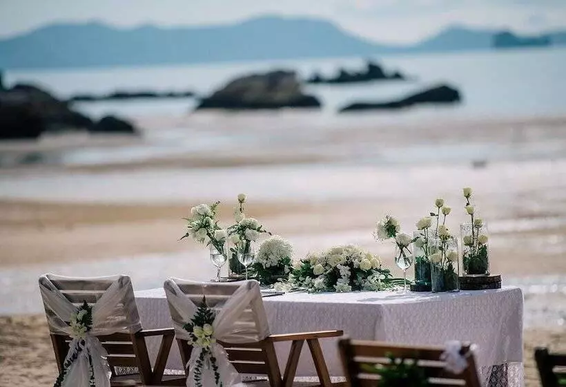 Tup Kaek Sunset Beach Resort Sha Plus