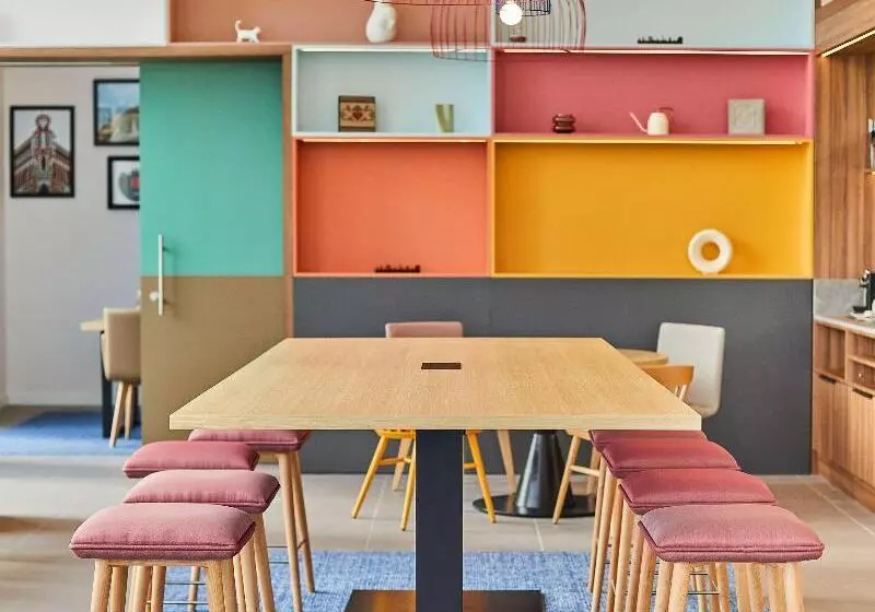 هتل Hampton By Hilton Barcelona Fira Gran Via