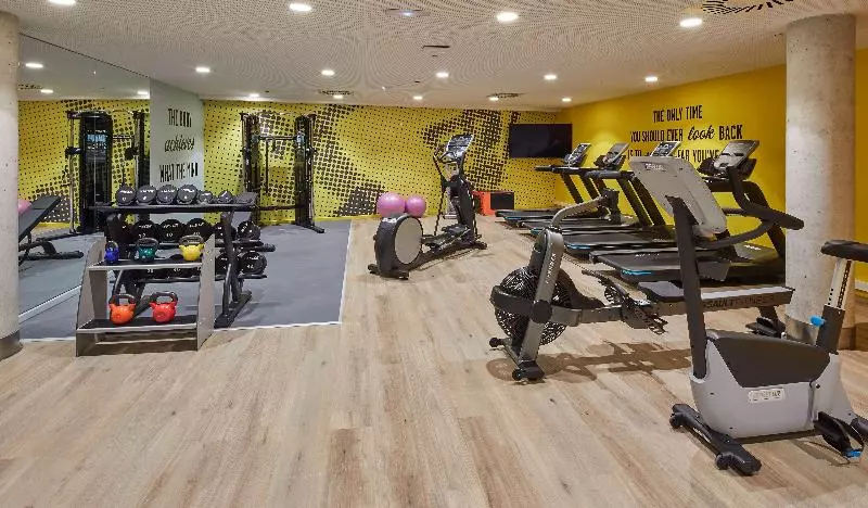 هتل Hampton By Hilton Barcelona Fira Gran Via