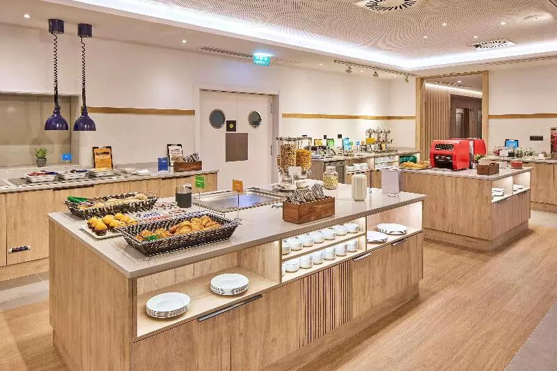 هتل Hampton By Hilton Barcelona Fira Gran Via