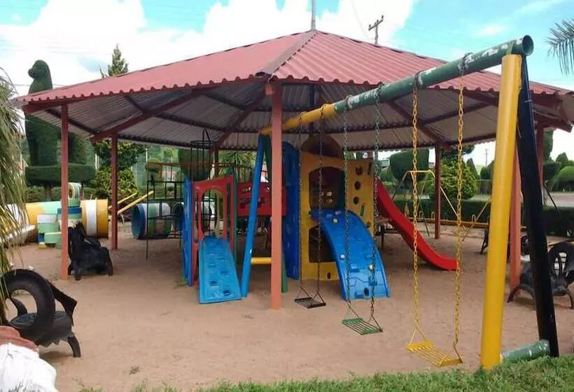 ホテル Parque Das Tuias