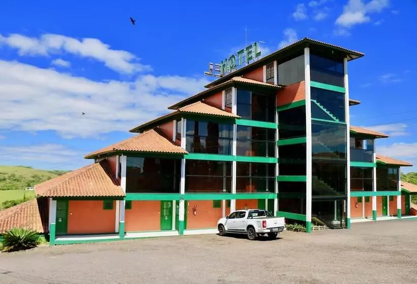 ホテル Parque Das Tuias
