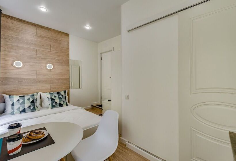 Travelto Italyanskaya