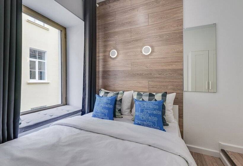 Travelto Italyanskaya