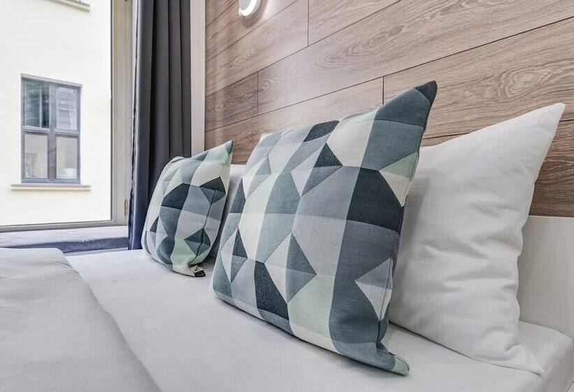 Travelto Italyanskaya