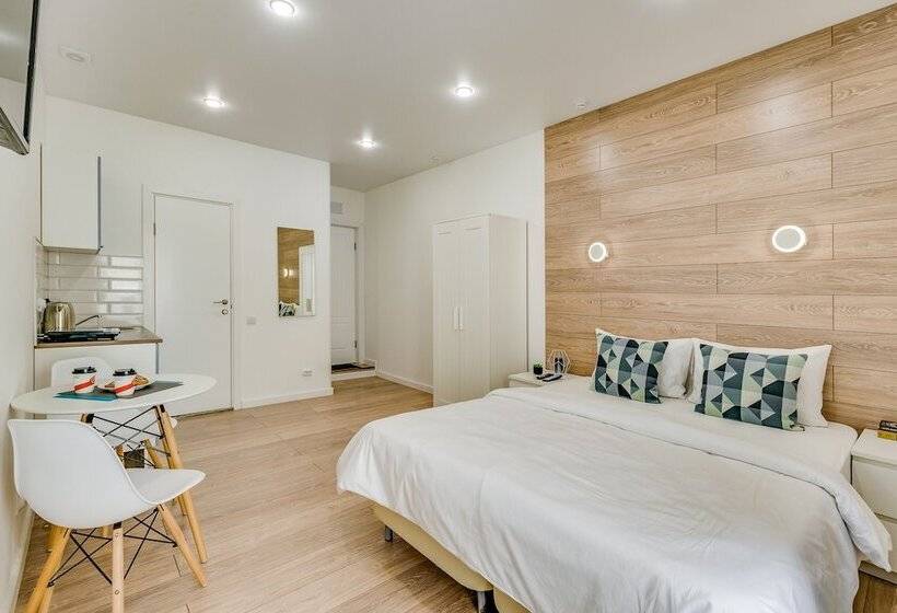 Travelto Italyanskaya