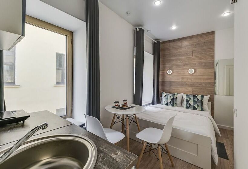 Travelto Italyanskaya