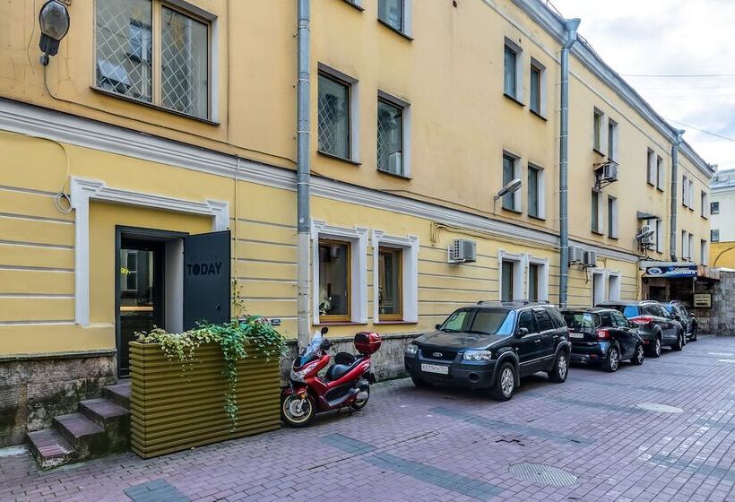 Travelto Italyanskaya