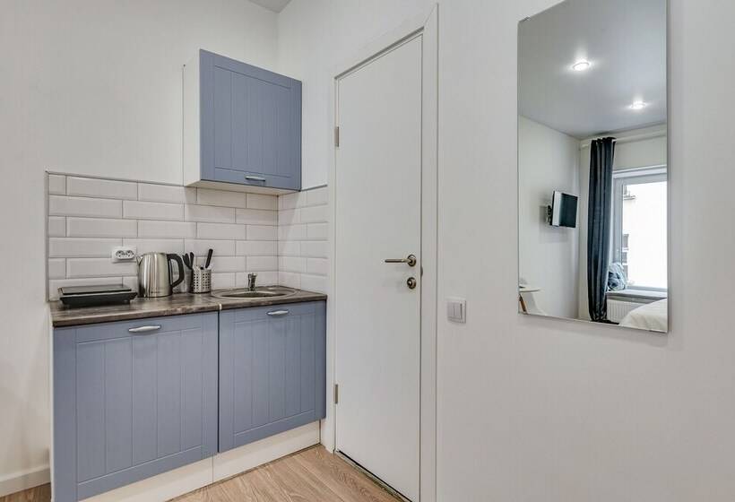 Travelto Italyanskaya