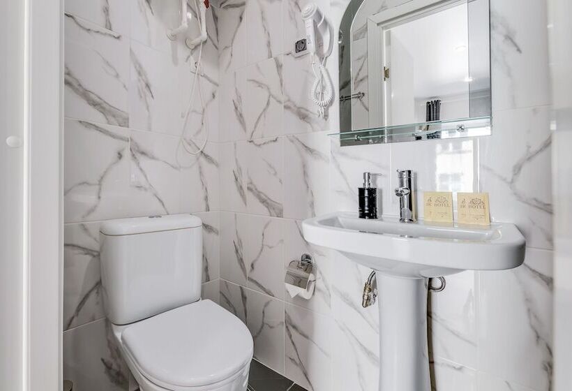 Travelto Italyanskaya