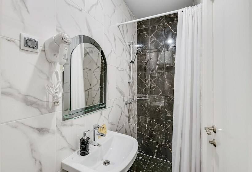 Travelto Italyanskaya