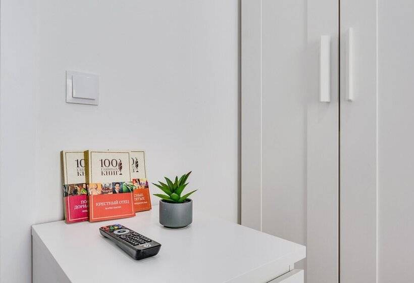 Travelto Italyanskaya