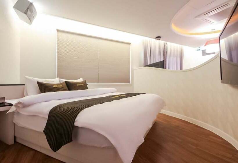 מוטל Changwon Sangnamdong Mtm