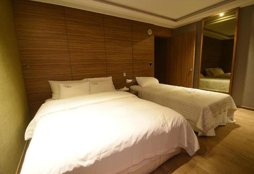 فندق على الطريق Seocho Lava Gyodaenambuteomineol