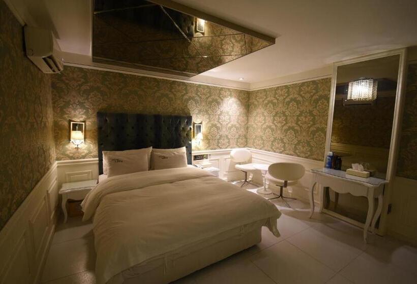 فندق على الطريق Seocho Lava Gyodaenambuteomineol