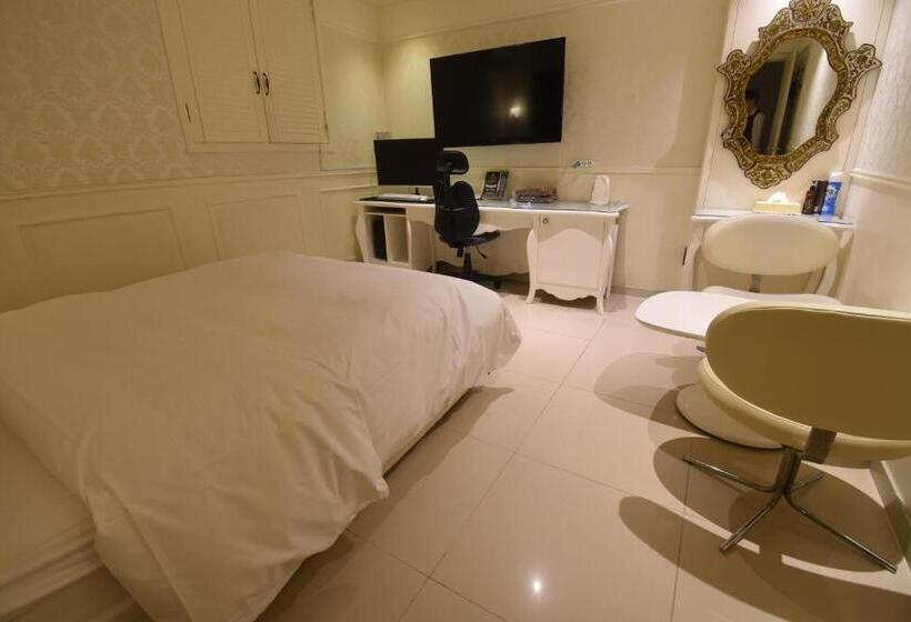 فندق على الطريق Seocho Lava Gyodaenambuteomineol