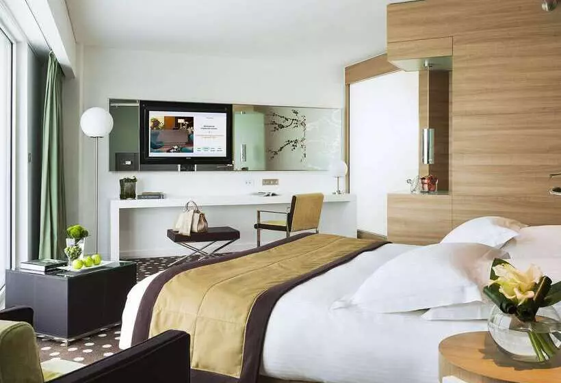 هتل Barriere Lille