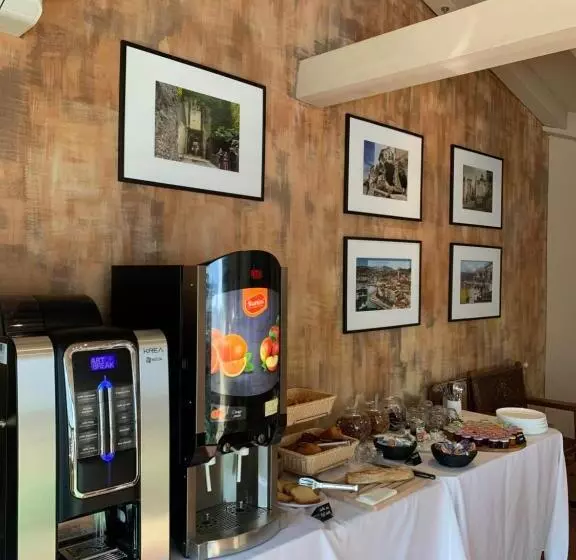 Отель Belvedere