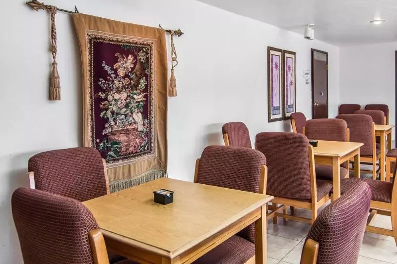 酒店 Bridgeway Inn & Suites  Portland Airport