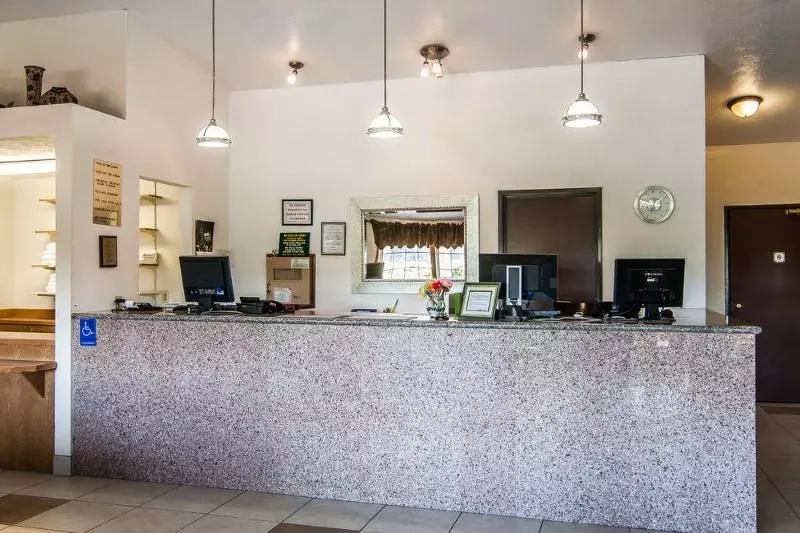 酒店 Bridgeway Inn & Suites  Portland Airport