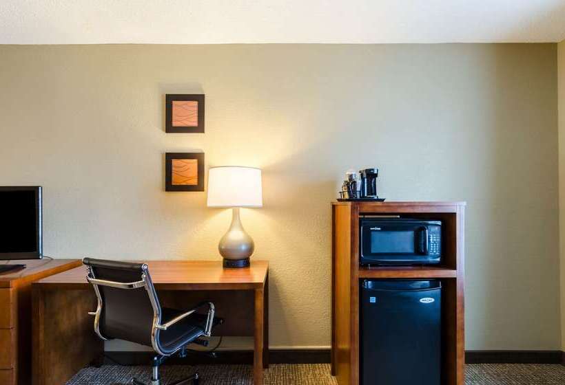 ホテル Comfort Inn Randolph Boston